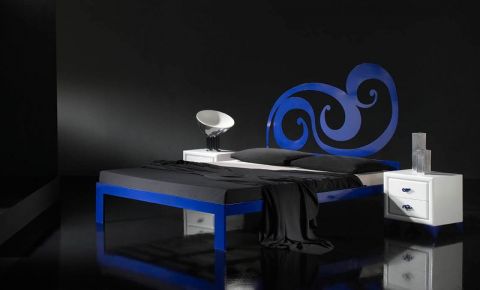 Cama moderna con cabezal azul y negro